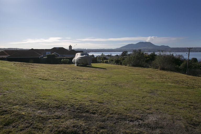 Photo of property in 16 Mapara Road, Acacia Bay, Taupo, 3385