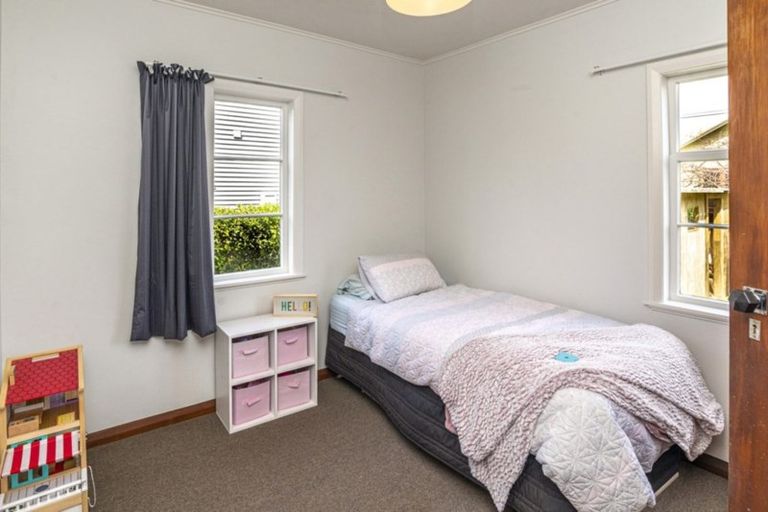 Photo of property in 14 Cornwall Street, Brooklands, New Plymouth, 4310