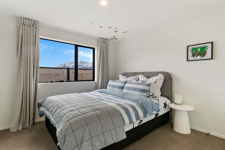 Photo of property in 13 Wheat Street, Jacks Point, Queenstown, 9371
