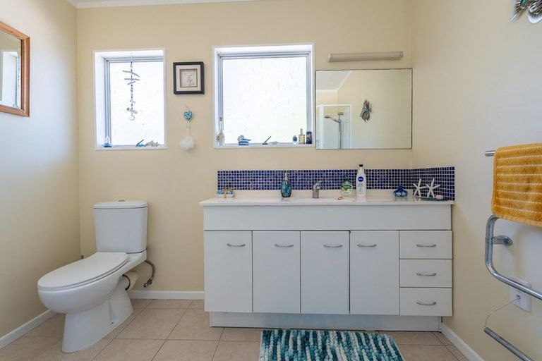 Photo of property in 14 Gill Drive, Kawakawa, 0210