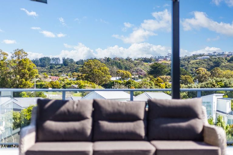 Photo of property in 27 Flotilla Place, Whitby, Porirua, 5024