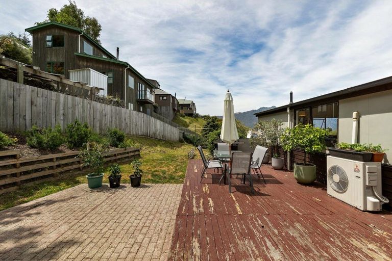 Photo of property in 9b Dart Place, Fernhill, Queenstown, 9300