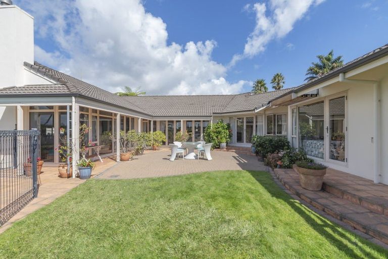 Photo of property in 84 Rushgreen Avenue, Pahurehure, Papakura, 2113