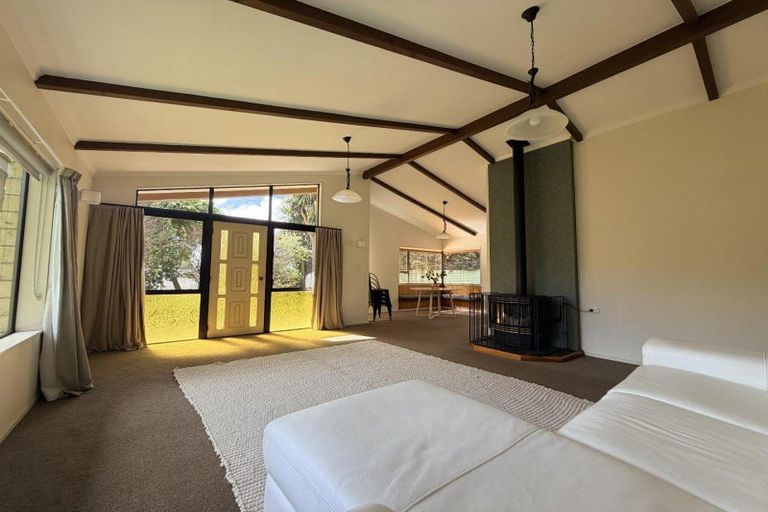 Photo of property in 35 Old South Road, Okato, 4335