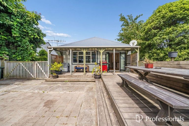 Photo of property in 21 Poole Street, Taita, Lower Hutt, 5011