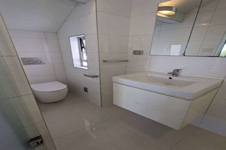 Photo of property in 19 Millstream Drive, Henderson, Auckland, 0610