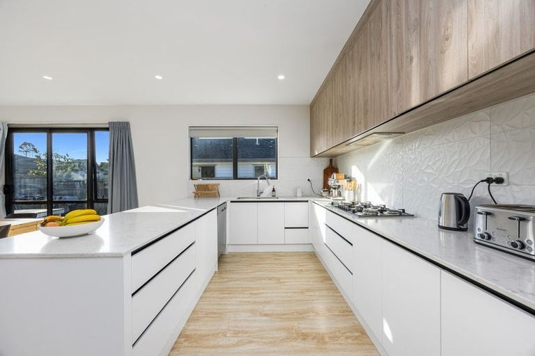 Photo of property in 8 Ahorangi Road, Silverdale, 0932