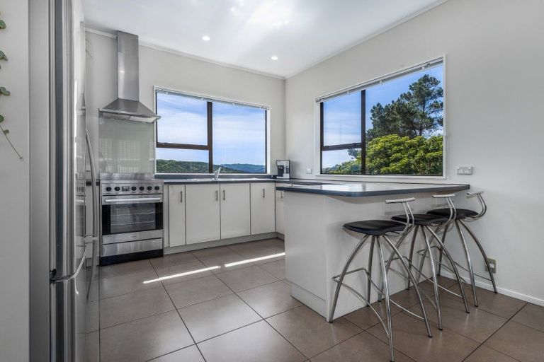 Photo of property in 9 Kinnel Grove, Papakowhai, Porirua, 5024