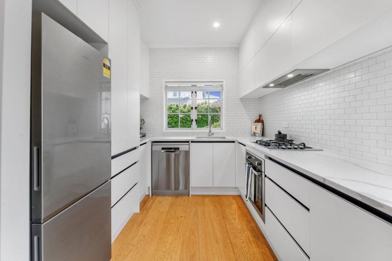 Photo of property in 15 Mulvaney Crescent, Henderson, Auckland, 0612