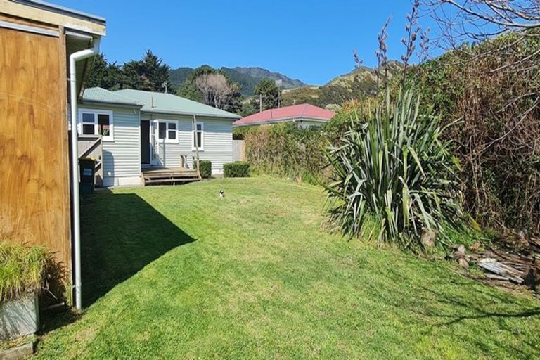 Photo of property in 121 Tilley Road, Paekakariki, 5034