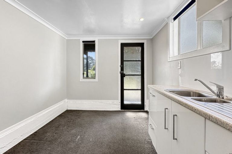 Photo of property in 41 Chorley Avenue, Massey, Auckland, 0614