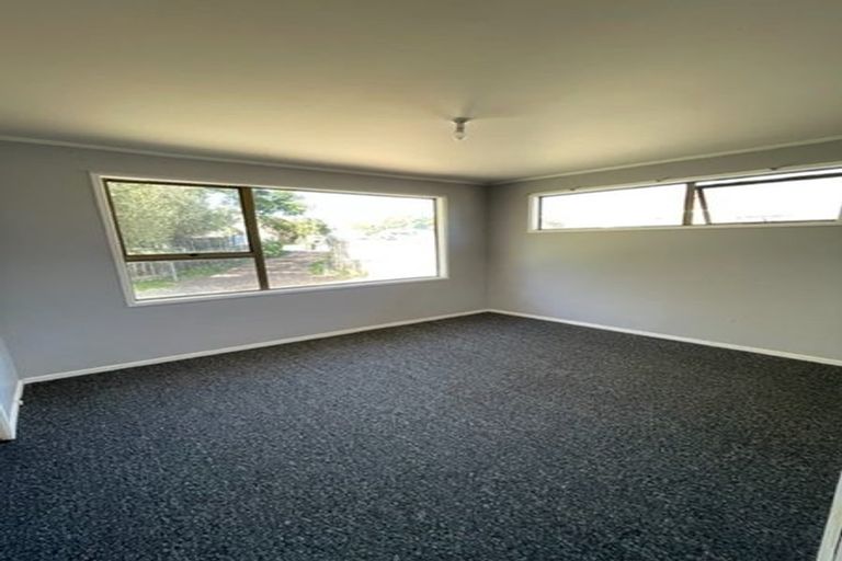 Photo of property in 15 Selago Place, Manurewa, Auckland, 2102