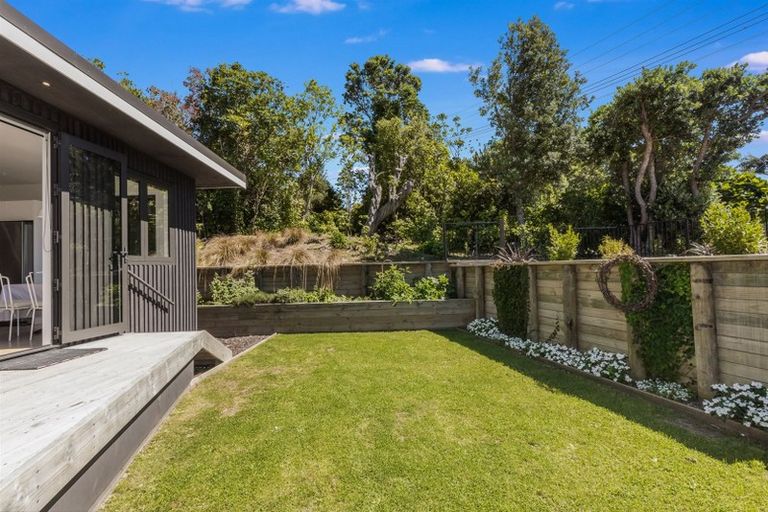 Photo of property in 114 Muri Road, Pukerua Bay, 5026