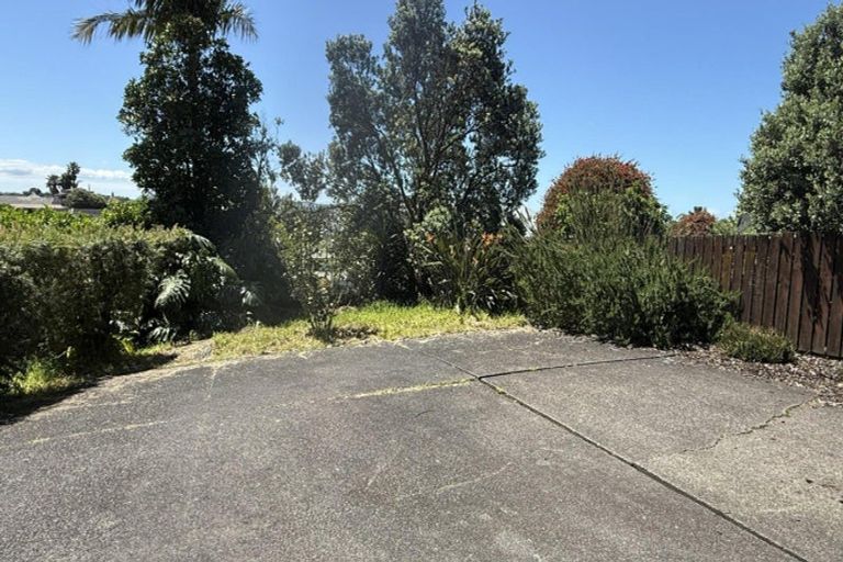 Photo of property in 40 Whangaparaoa Road, Red Beach, 0932