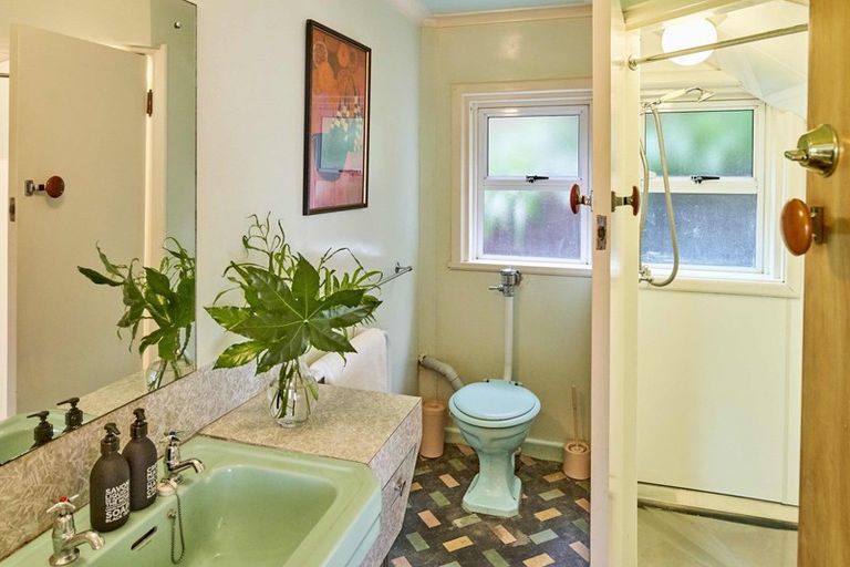 Photo of property in 100 Evans Bay Parade, Roseneath, Wellington, 6021