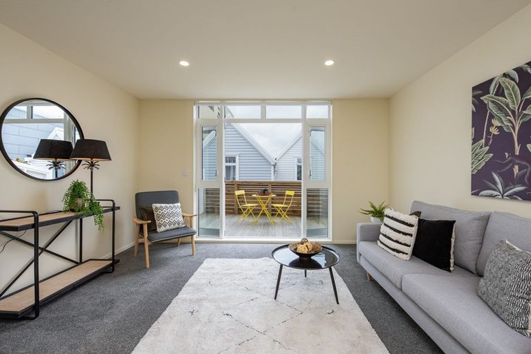 Photo of property in Pirie Street Townhouses, 28/35 Pirie Street, Mount Victoria, Wellington, 6011