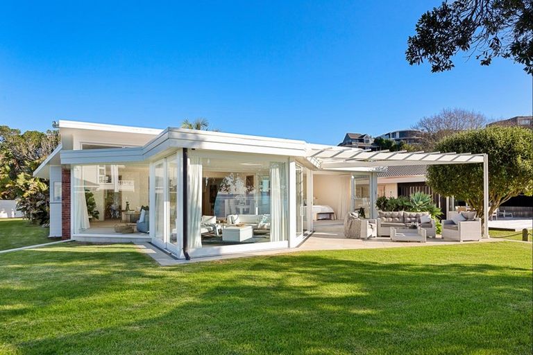 Photo of property in 7 Claude Road, Stanmore Bay, Whangaparaoa, 0932