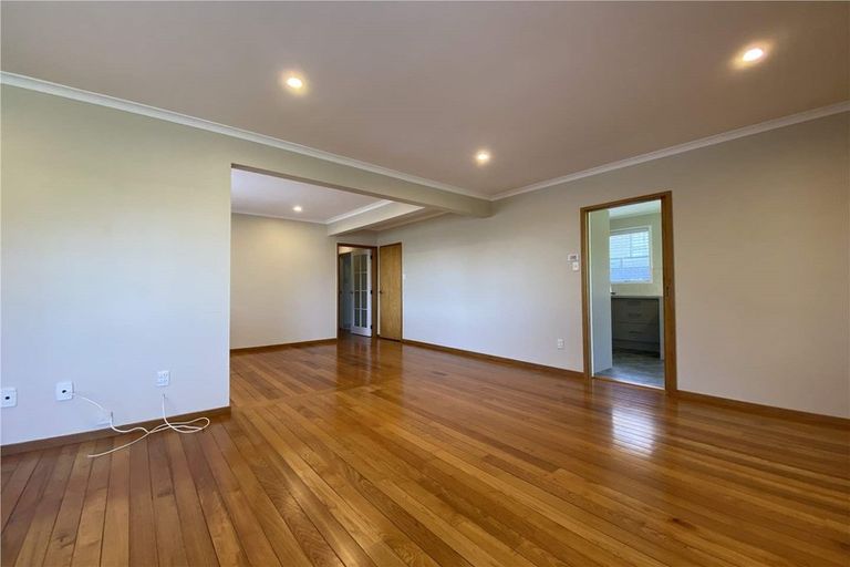 Photo of property in 36 Sequoia Place, Sunnynook, Auckland, 0620