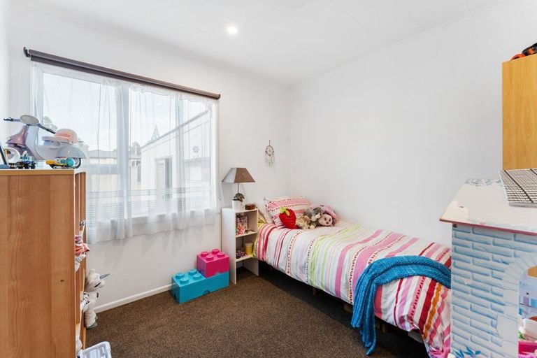 Photo of property in 17 Brookes Street, Inglewood, 4330