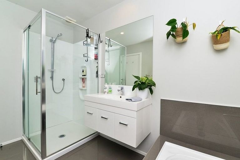 Photo of property in 28 Keston Crescent, Flagstaff, Hamilton, 3210