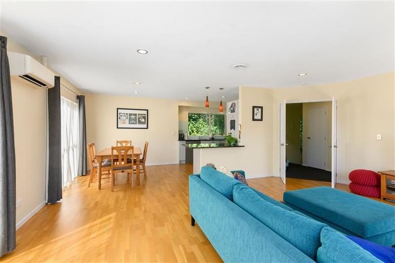 Photo of property in 3/96 Balmain Road, Chatswood, Auckland, 0626