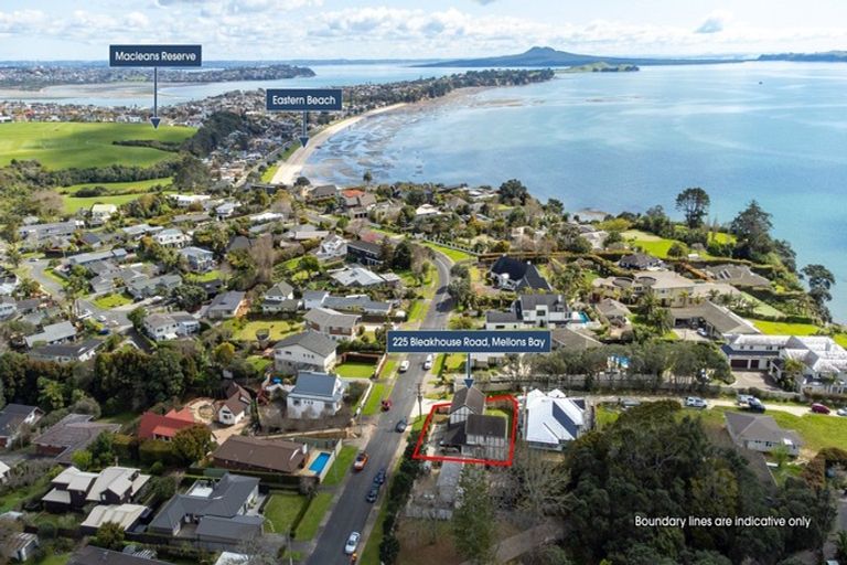 Photo of property in 225 Bleakhouse Road, Mellons Bay, Auckland, 2014