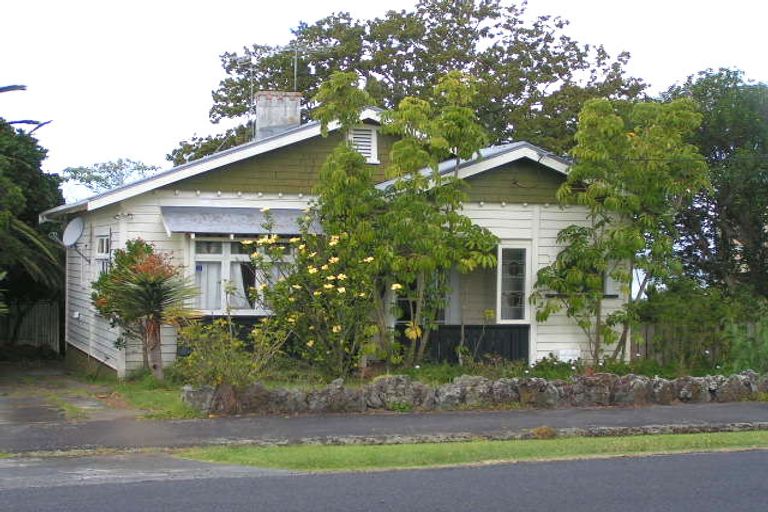 Photo of property in 23 Richmond Avenue, Northcote Point, Auckland, 0627