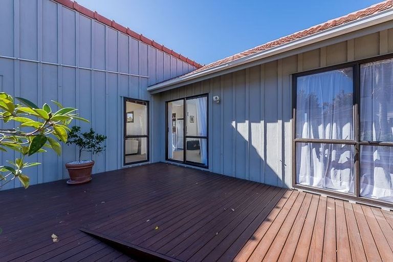 Photo of property in 68 Anich Road, Massey, Auckland, 0614