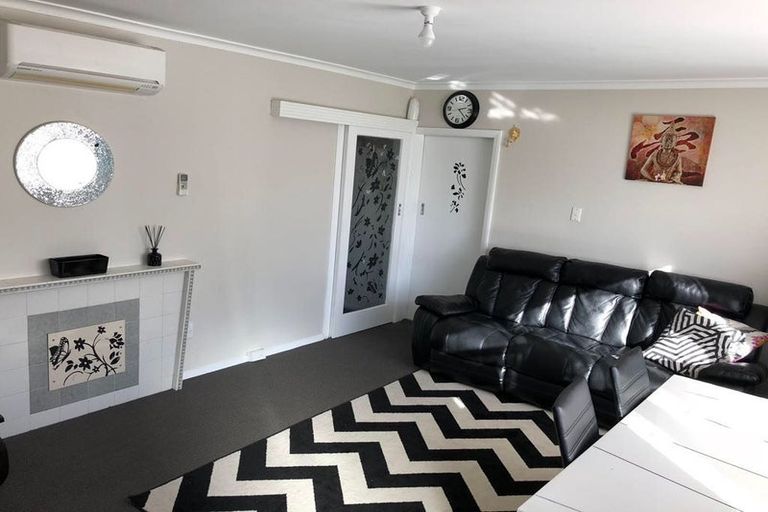 Photo of property in 2/5 Hinemoa Street, Waiwhetu, Lower Hutt, 5010