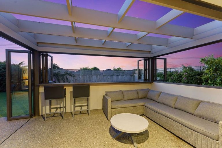 Photo of property in 7 Mahia Lane, Waikanae, 5036