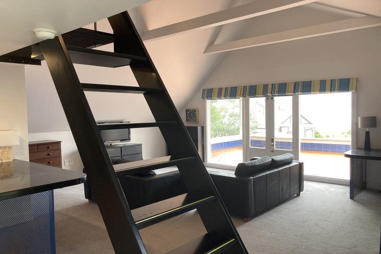 Photo of property in 133a Breaker Bay Road, Breaker Bay, Wellington, 6022