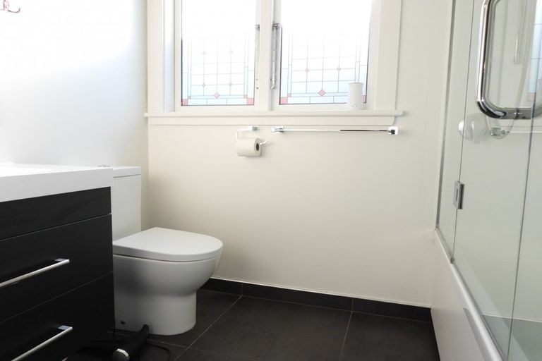 Photo of property in 16b Clyde Street, Oamaru North, Oamaru, 9400