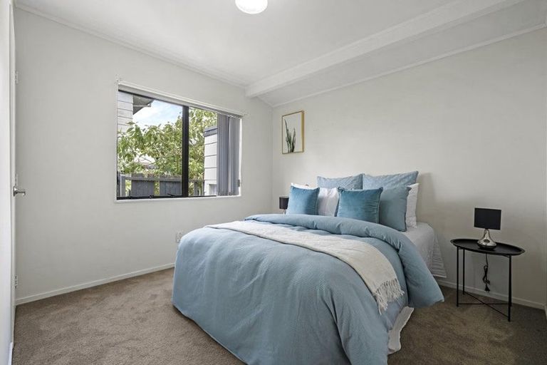 Photo of property in 2/122 Finlayson Avenue, Clendon Park, Auckland, 2103