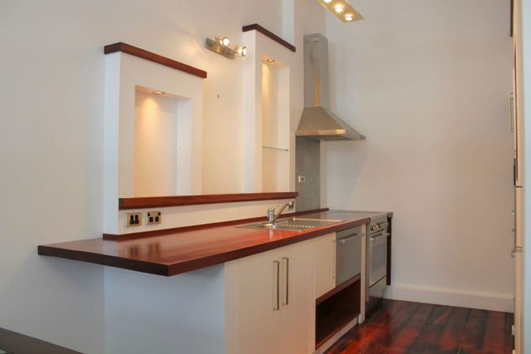 Photo of property in Hannahs Warehouse Apartments, 21/13 Leeds Street, Te Aro, Wellington, 6011