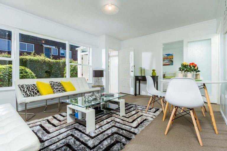 Photo of property in 2/765 Beach Road, Browns Bay, Auckland, 0630