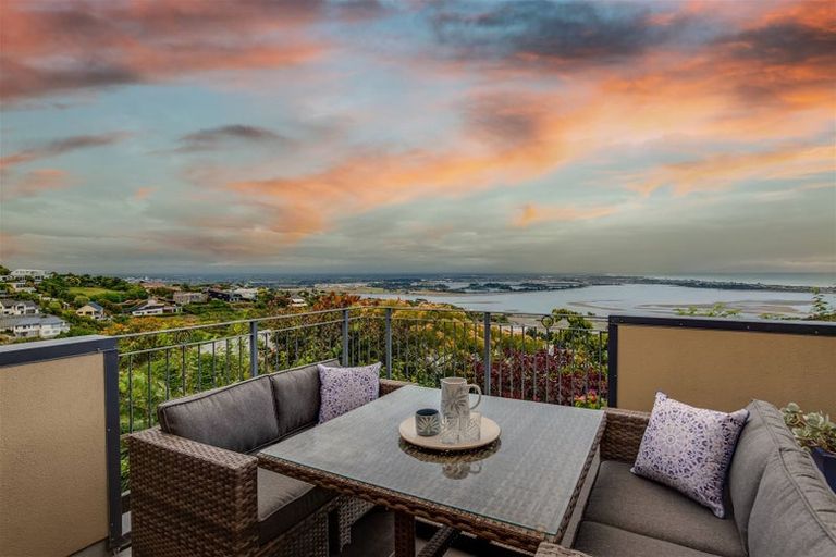 Photo of property in 4 Avery Place, Redcliffs, Christchurch, 8081