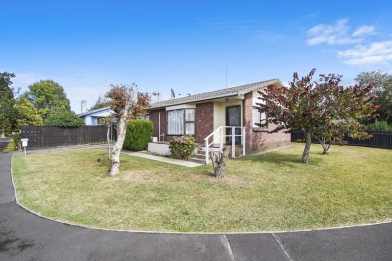 Photo of property in 2a Saint Lukes Place, Bader, Hamilton, 3206