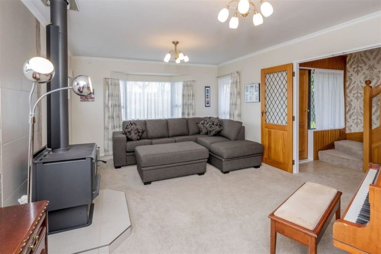 Photo of property in 42 Kent Street, Levin, 5510