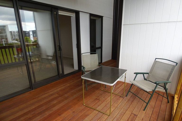 Photo of property in 25 De Havilland Road, Hobsonville, Auckland, 0618