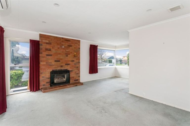 Photo of property in 9 Beeston Place, Redwood, Christchurch, 8051