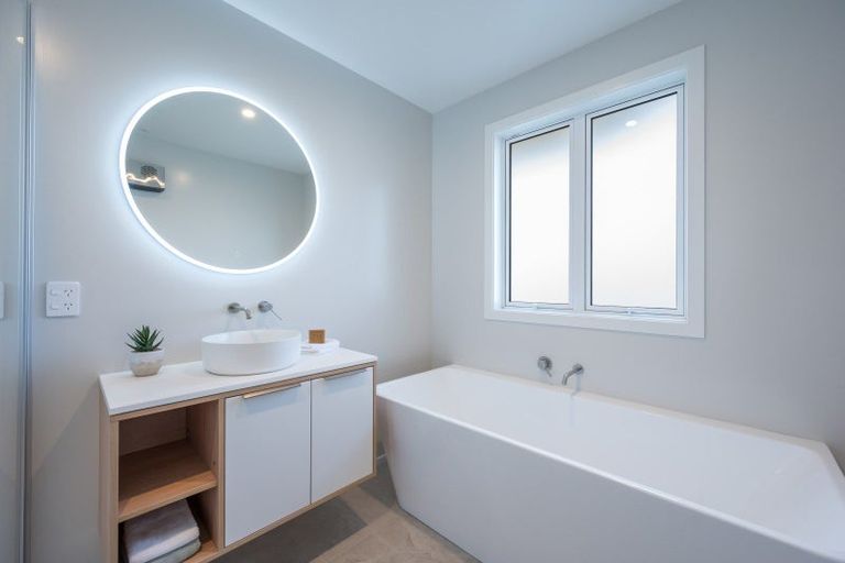 Photo of property in 72 Les Wakefield Road, Mapua, 7005