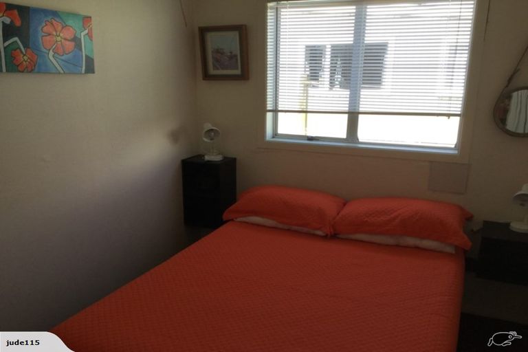 Photo of property in 1 First Avenue, Urenui, 4377