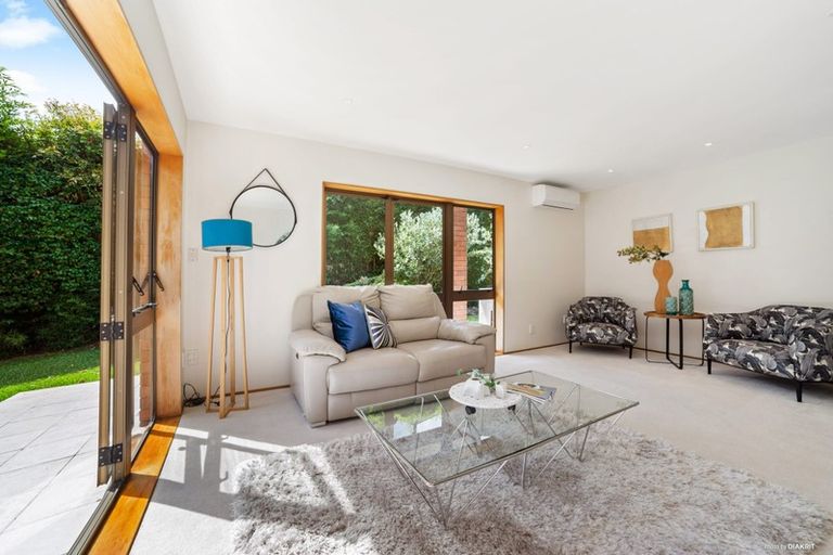 Photo of property in 2/60 Aberdeen Road, Campbells Bay, Auckland, 0620