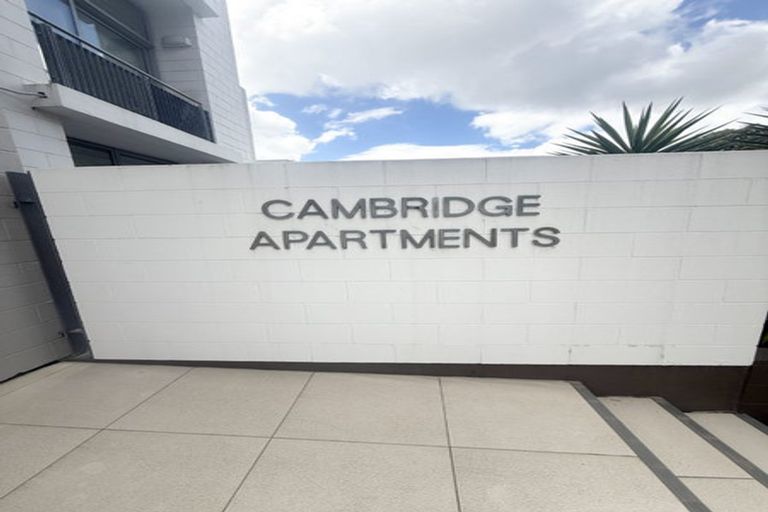 Photo of property in 2/41 Cambridge Terrace, Christchurch Central, Christchurch, 8013