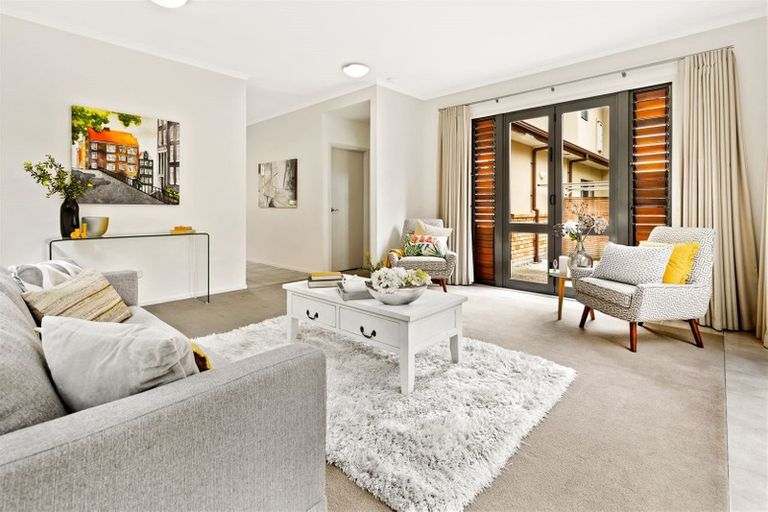 Photo of property in 42 Greenbough Lane, Greenhithe, Auckland, 0632