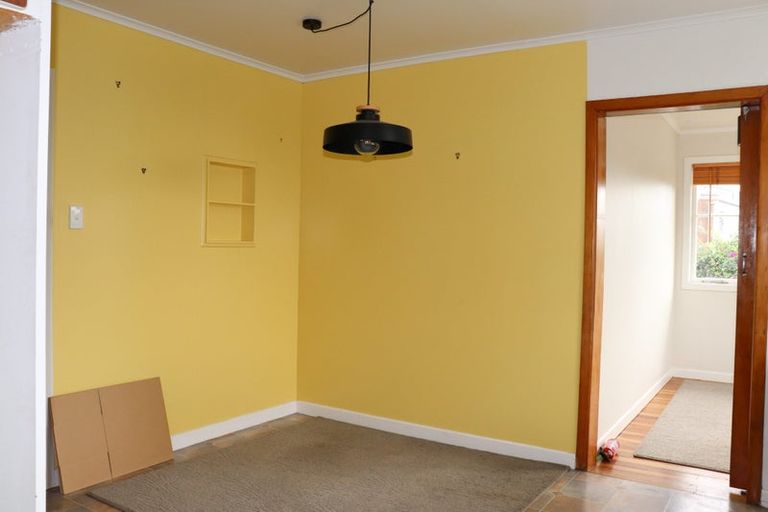 Photo of property in 545 Glenfield Road, Glenfield, Auckland, 0629