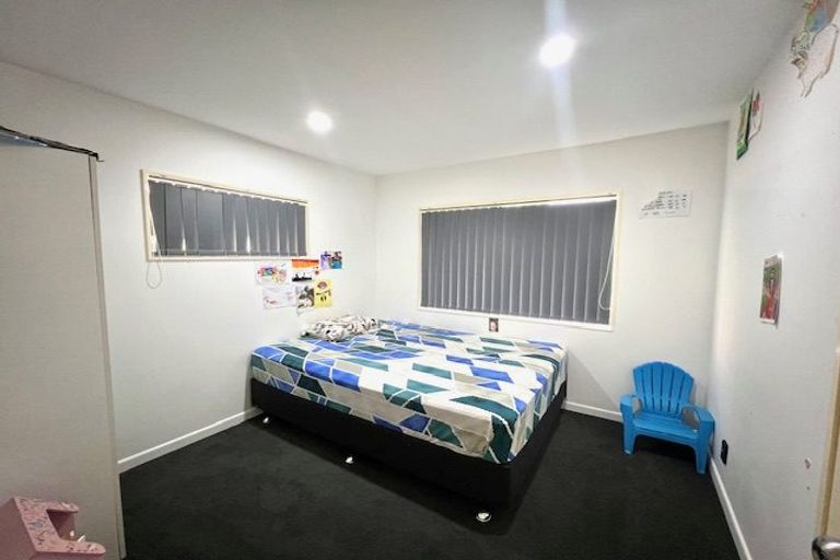 Photo of property in 17 Semillon Avenue, Henderson, Auckland, 0612