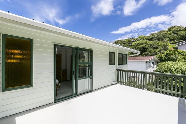 Photo of property in 2/76 Lohia Street, Khandallah, Wellington, 6035