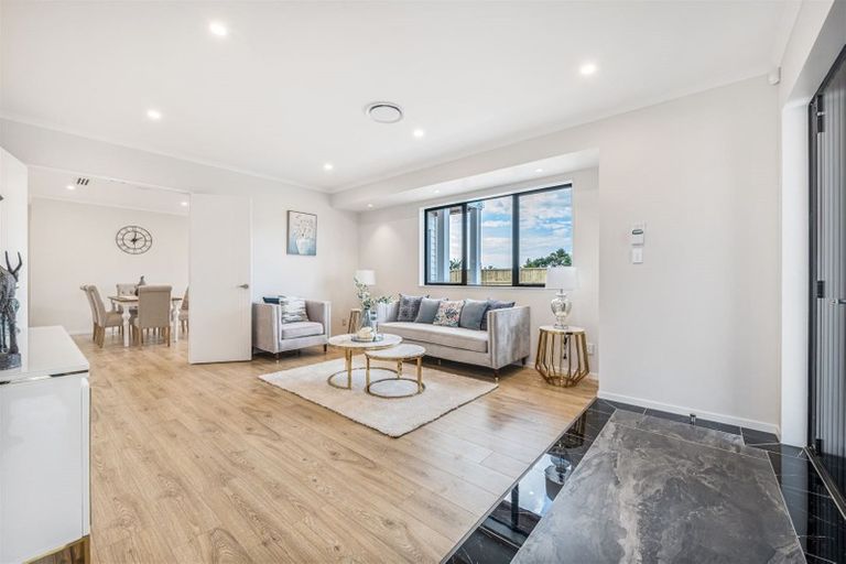 Photo of property in 42b Donegal Park Drive, Flat Bush, Auckland, 2019