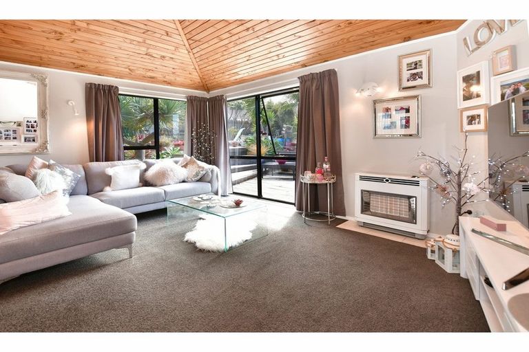 Photo of property in 56 Polkinghorne Drive, Manly, Whangaparaoa, 0930